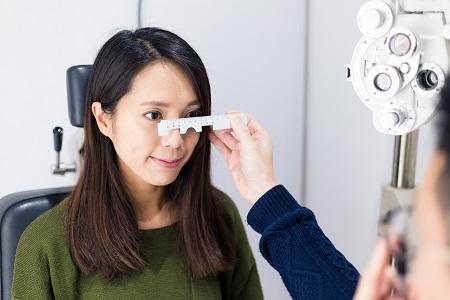 飛秒激光近視手術多久可以洗頭？
