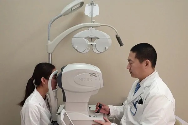 高度近視高度散光可以做激光手術嗎？